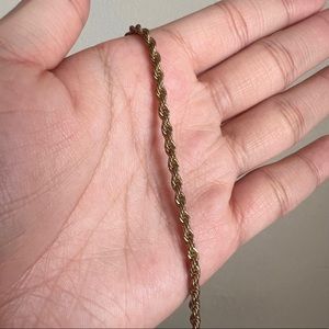 NWOT Gold Twisted Chain Dainty Minimalist Bracelet